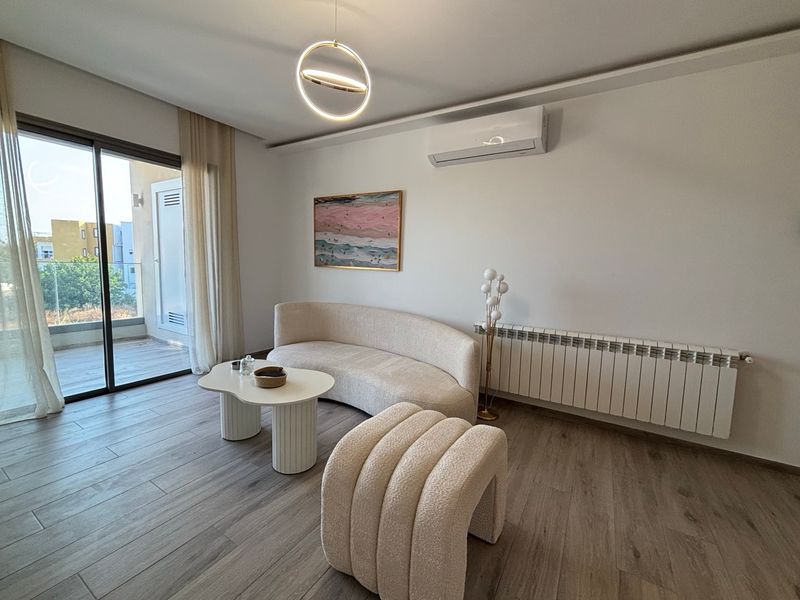 NEW Bright Luxury 1BR Central - The Landlord
