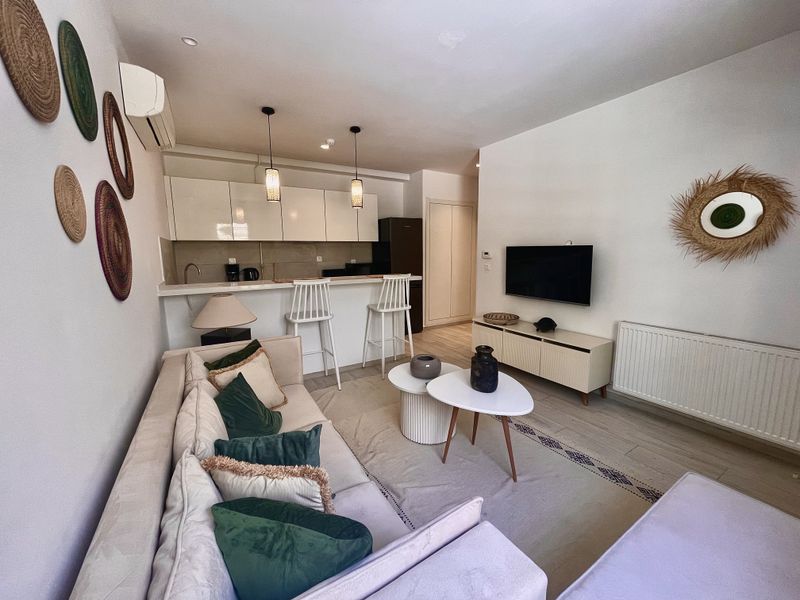 Chic Boho 1BR | Modern Comfort - The Landlord
