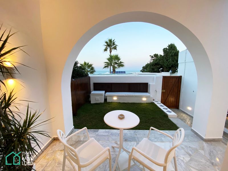 Sea-View Apt | Private Garden · La Marsa Corniche - The Landlord