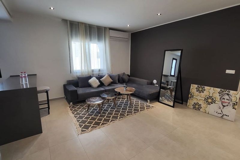 Sunset 303 | Brand New Apt + Gym Lac 1 - The Landlord