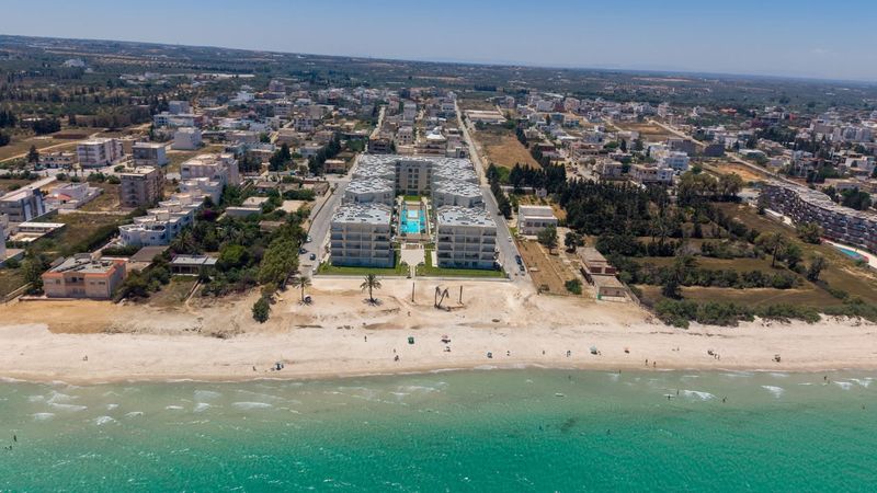 2BR Beachfront Luxury | Pool | Sea View - The Landlord